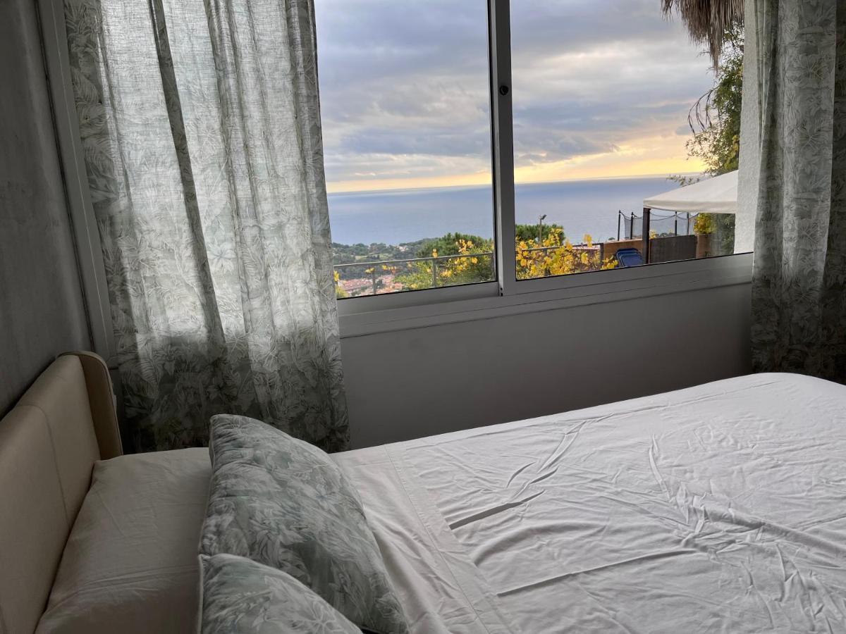 Villa Oasis Costa Brava โยเรตเดมาร์ ภายนอก รูปภาพ